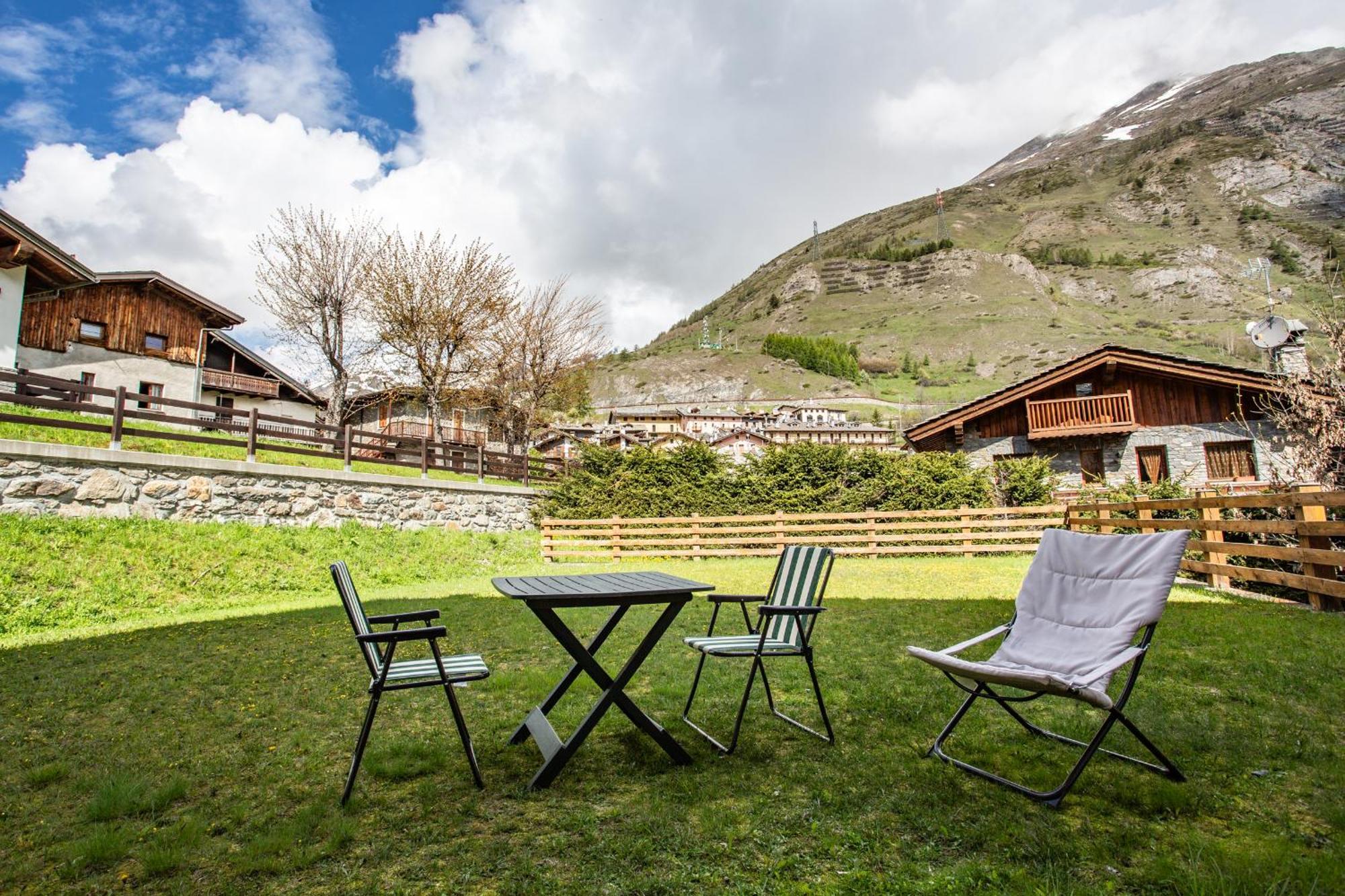 La Casa Di Matilde - Trilocale Vicinissimo Alle Piste Da Sci La Thuile Bagian luar foto