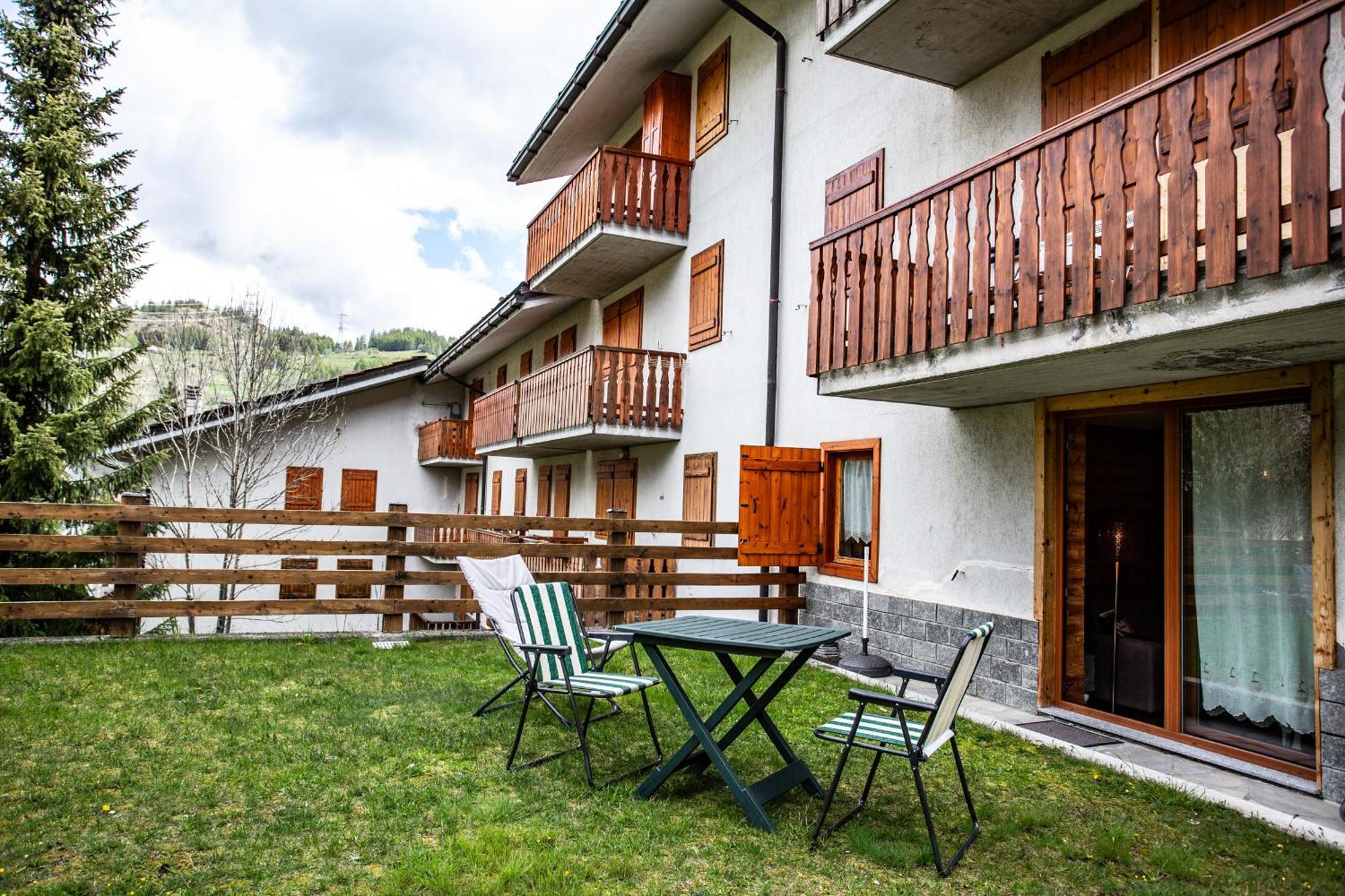 La Casa Di Matilde - Trilocale Vicinissimo Alle Piste Da Sci La Thuile Bagian luar foto